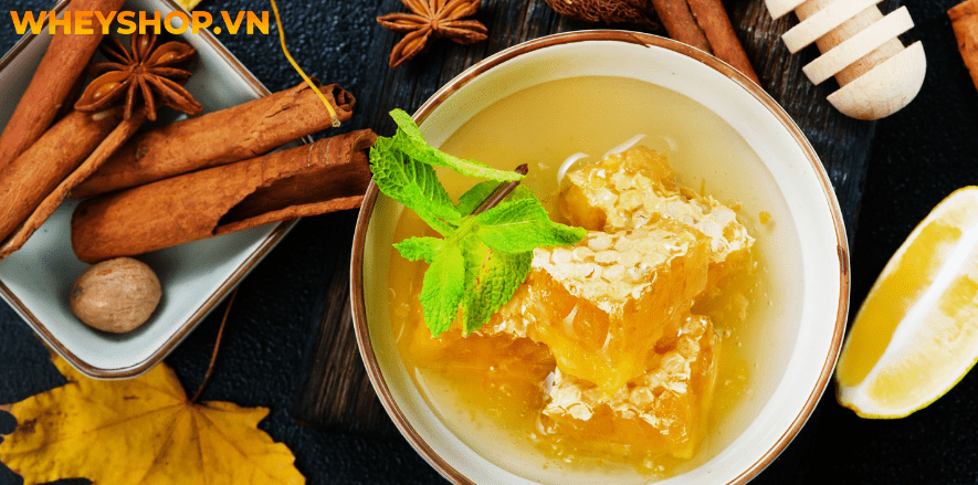 Ngoài công dụng làm đẹp, mật ong còn hỗ trợ giảm cân rất tốt. Vậy uống mật ong vào buổi tối có giảm cân không?. Bài viết dưới đây WheyShop sẽ giới thiệu đến...