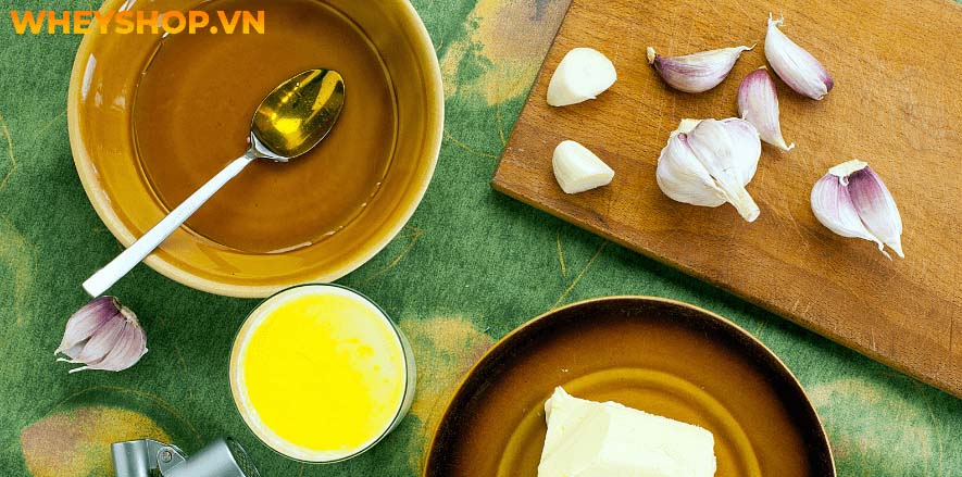 Ngoài công dụng làm đẹp, mật ong còn hỗ trợ giảm cân rất tốt. Vậy uống mật ong vào buổi tối có giảm cân không?. Bài viết dưới đây WheyShop sẽ giới thiệu đến...