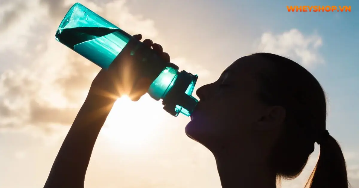 uong-nuoc-nhieu-co-map-khong-04-min