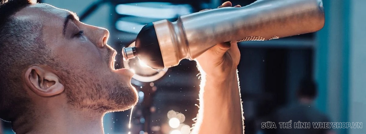 Nước ngọt có ga Revive đã quá quen thuộc với cuộc sống hằng ngày. Vậy uống nước Revive nhiều có tốt cho người tập gym không ? Cùng WheyShop tìm hiểu qua bài viết