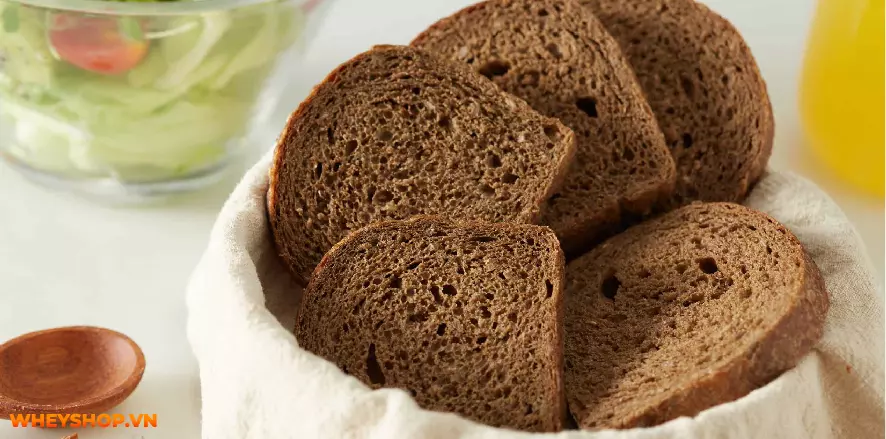 Bánh mì nguyên cám thường là lựa chọn tốt nhất cho sức khỏe. Bài viết này, WheyShop sẽ giải đáp bánh mì nguyên cám là gì và ăn bánh mì nguyên cám như thế...