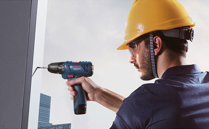 Cách thay pin cho máy khoan cầm tay đơn giản, chi tiết