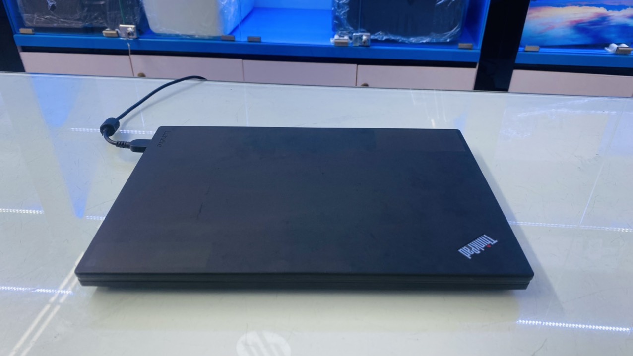 Laptop cũ Lenovo Thinkpad X270 i5 6300U, i5 7300U/ 8GB/ 240GB/ 12.5" Cũ bh 03 Tháng