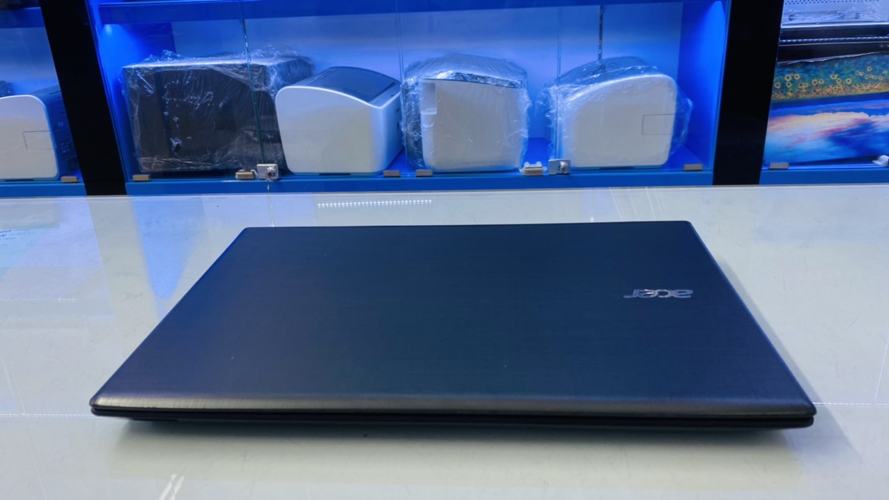 Laptop Acer Aspire E5 576G  i5 8250U/8GB/SSD 240GB/2GB MX130/Win10 Bh 03 Tháng