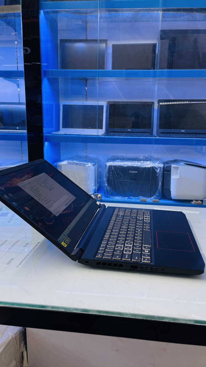 Acer Nitro 5 AN515-55 Core i5 10300H / GTX 1650/ Ram 8GB / SSSD 256GB /15.6 inch Bh 06 Tháng