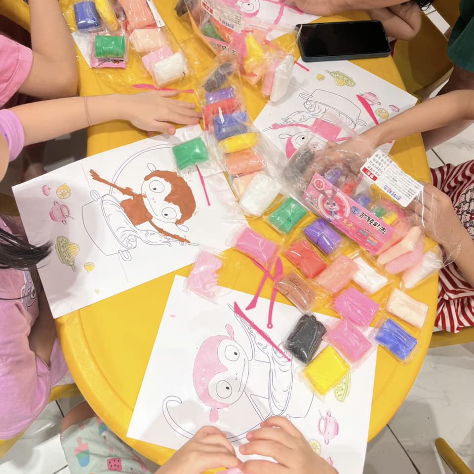 Bộ: Chico Bon Bon - CHÚ KHỈ có CHIẾC ĐAI VẠN NĂNG (Trọn Bộ 6 Cuốn)