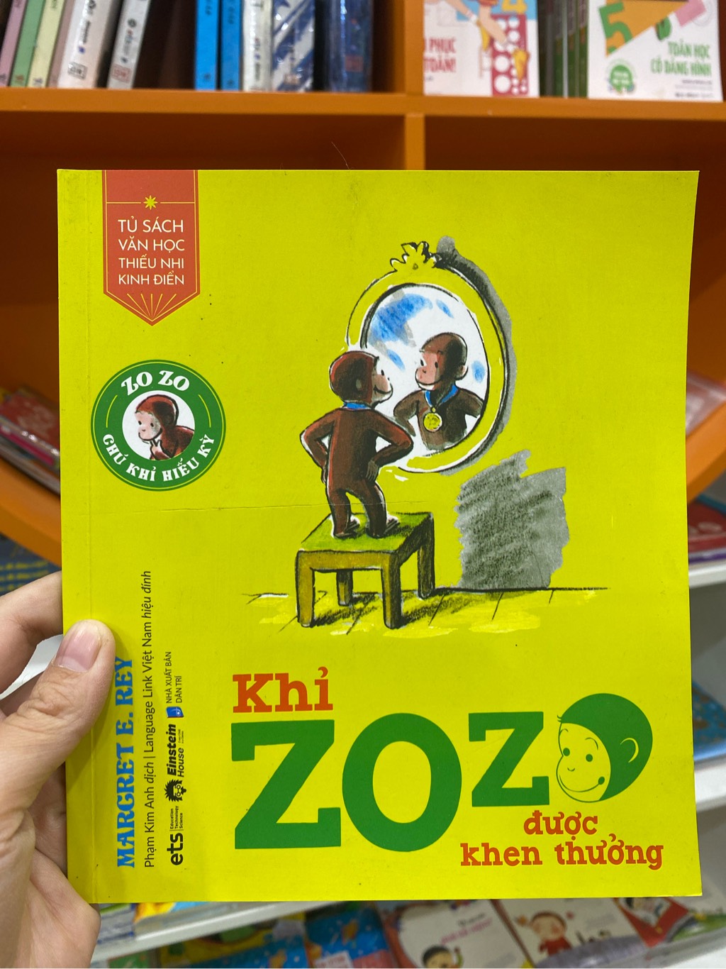 ZOZO chú khỉ hiếu kỳ: Khỉ ZOZO được khen thưởng