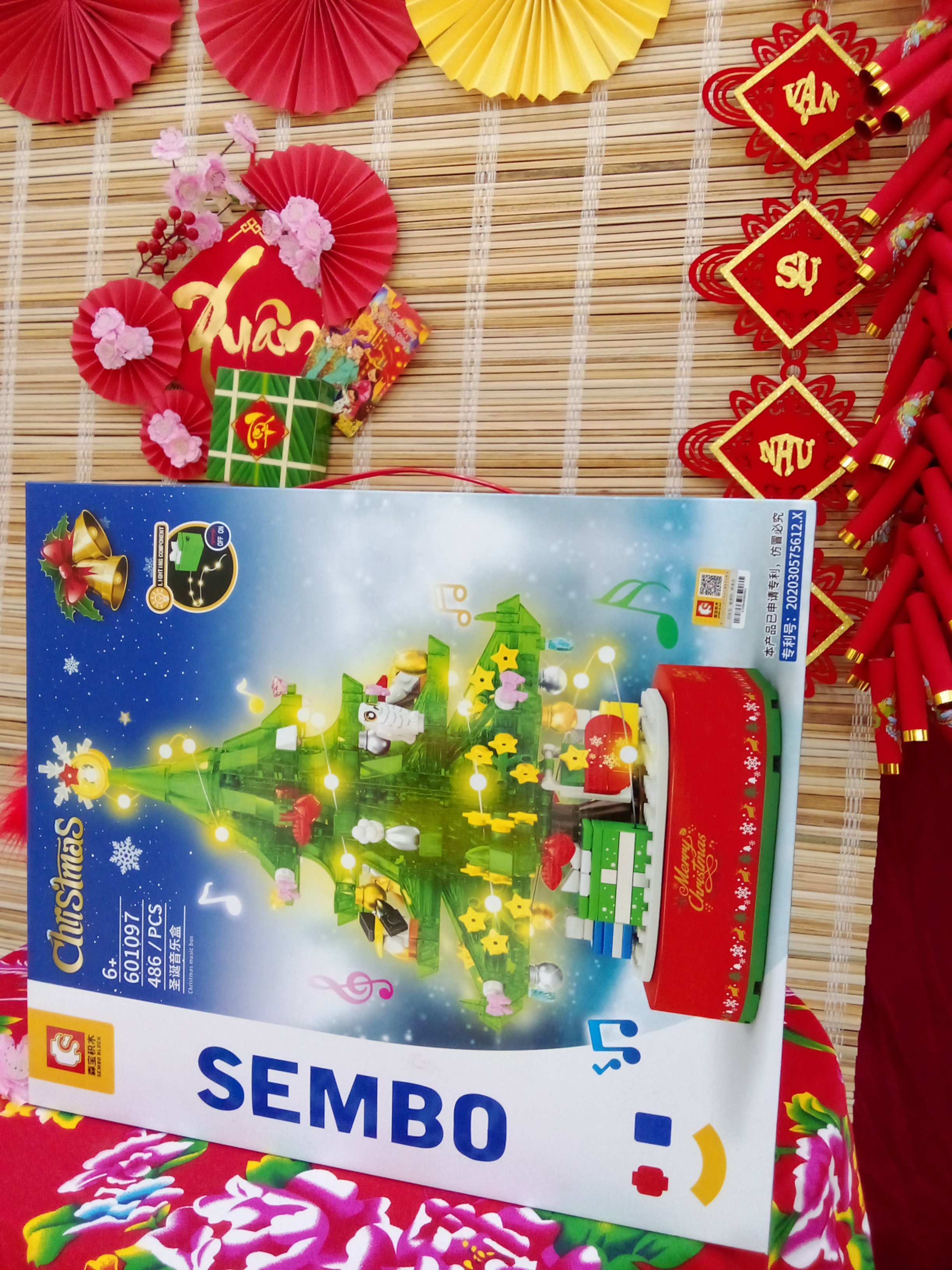 Hộp nhạc Cây thông Giáng sinh