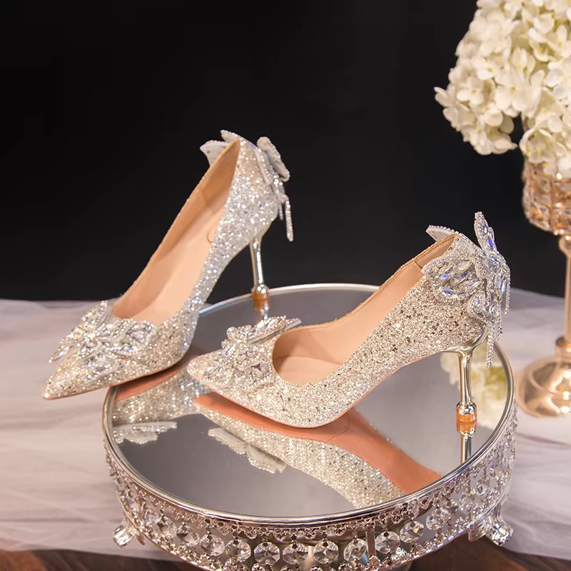 Crystal high heel shoe M01