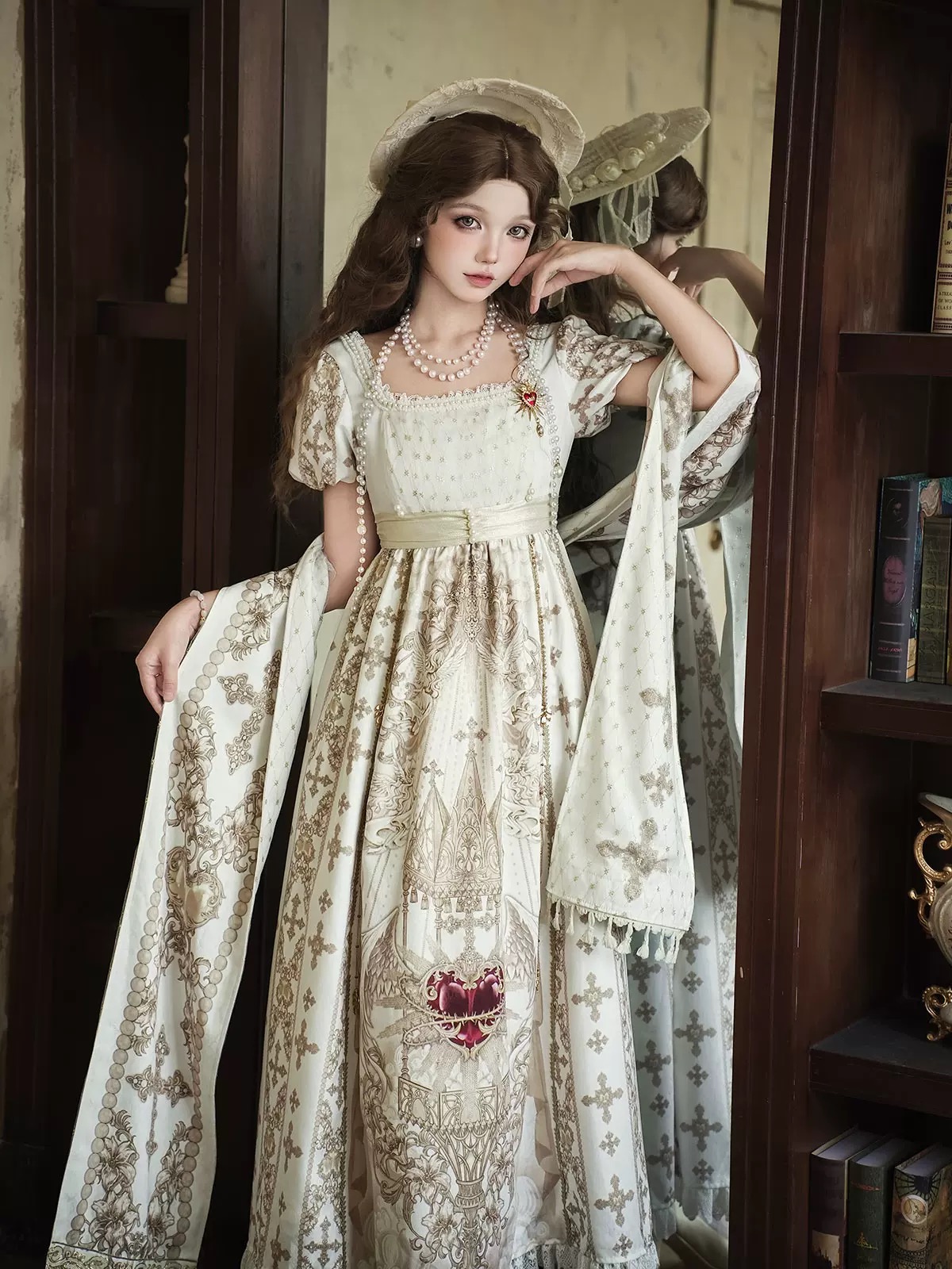 The Lolita Retro Court Elegant OP Dress Set is inspired by the “Unknown Starry Sky Original Sacred Coronation” collection.