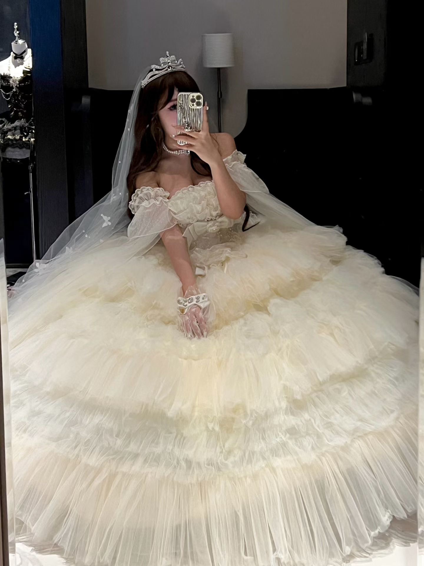 ( Pre Order ) 𝖳𝗁𝖾 𝖫𝗈𝗏𝖾 𝗈𝖿 𝖺 𝖬𝖺𝗂𝖽𝖾𝗇 𝖻𝗒 𝖣𝗂𝖺𝗆𝗈𝗇𝖽 𝖧𝗈𝗇𝖾𝗒