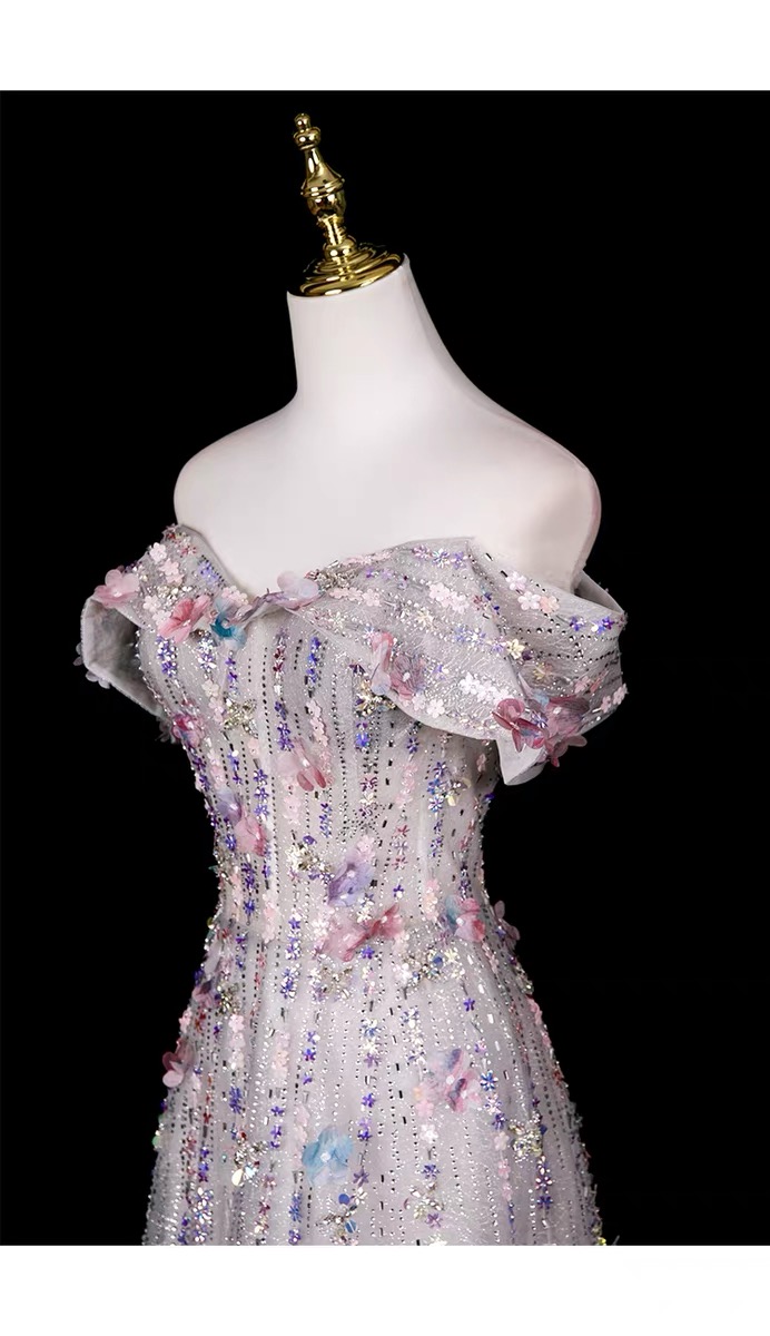 Elegant evening dresses, delicate and gentle wedding dresses, belonging to the high-end luxury segment MQ80