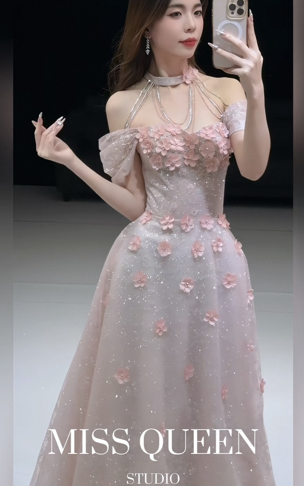 Elegant evening dresses, delicate and gentle wedding dresses, belonging to the high-end luxury segment MQ90