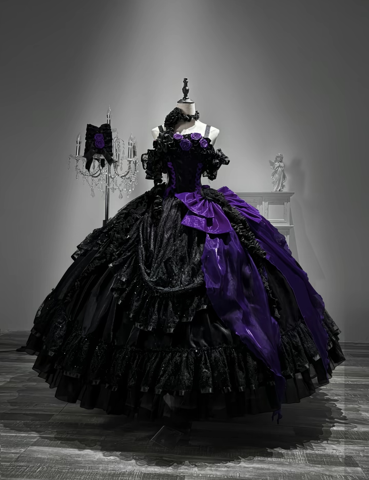 ( Pre Order) Nightingale Museum by Silent Manor ( Black Version )