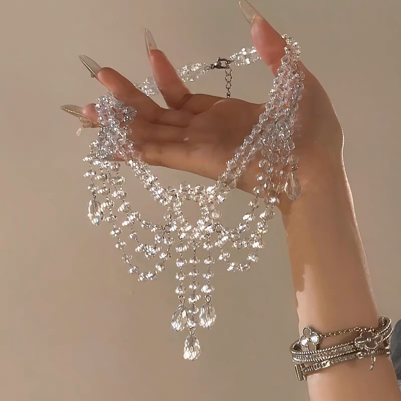 Sparkling beaded necklace A60