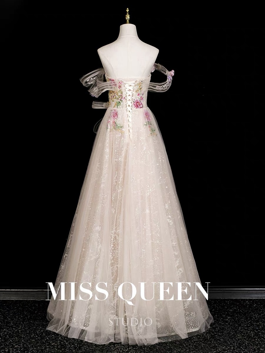 Elegant evening dresses, delicate and gentle wedding dresses, belonging to the high-end luxury segment MQ60