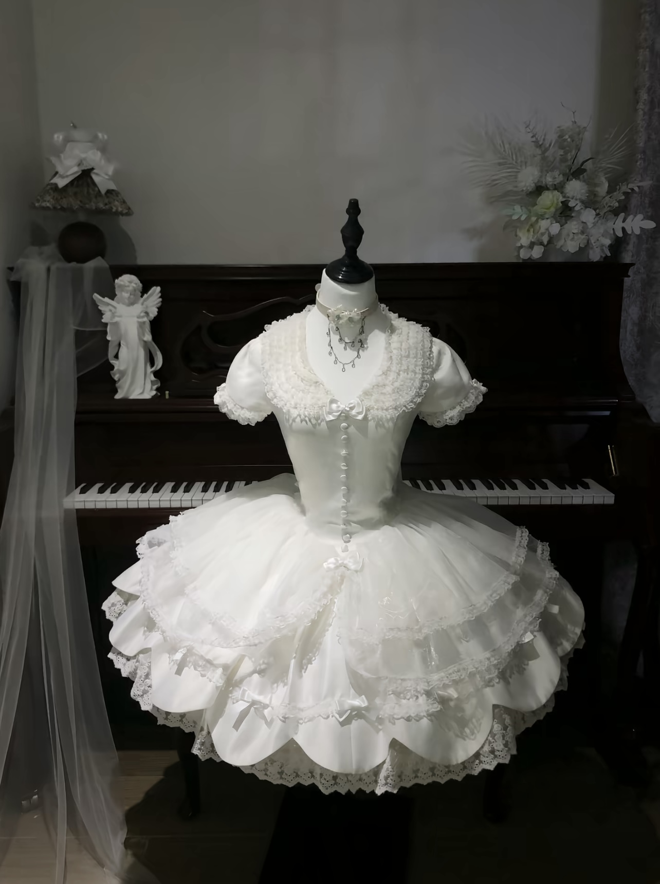 Pure white retro style dress 