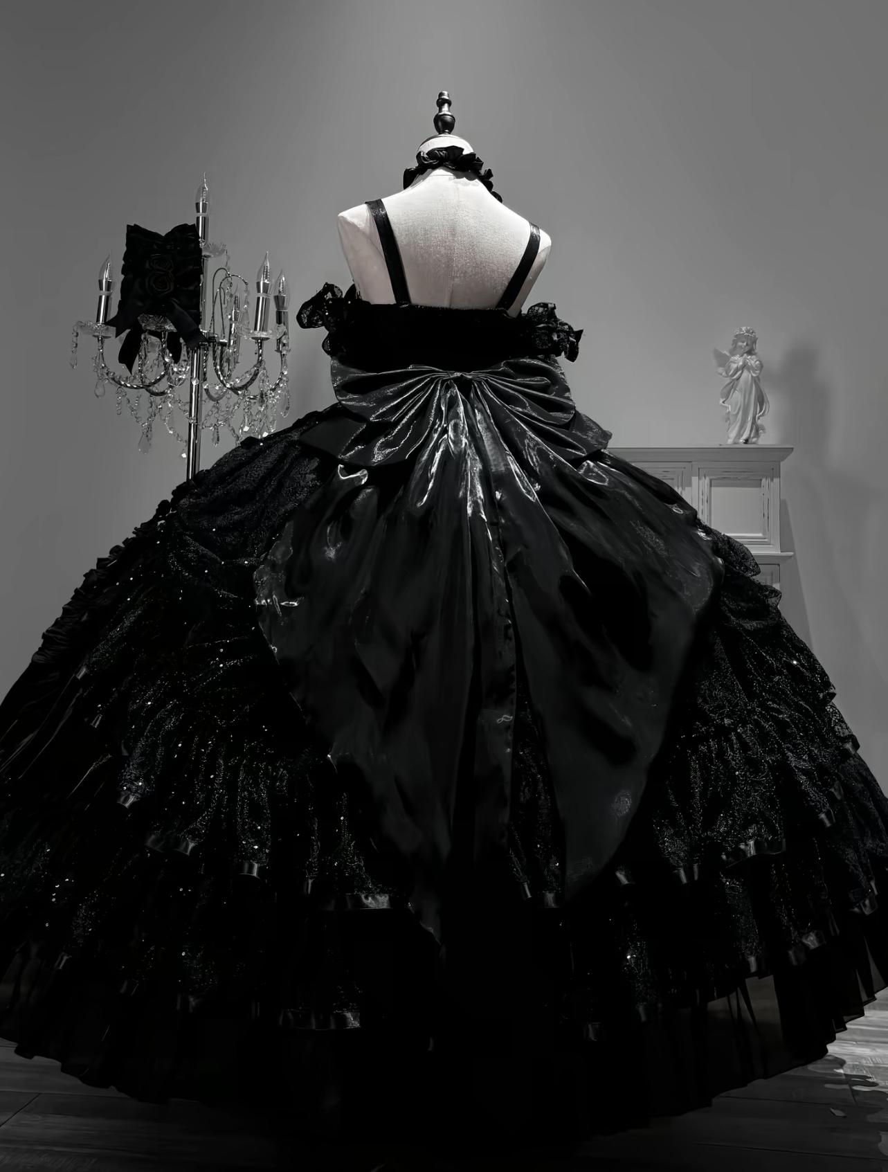 ( Pre Order) Nightingale Museum by Silent Manor ( Black Version )