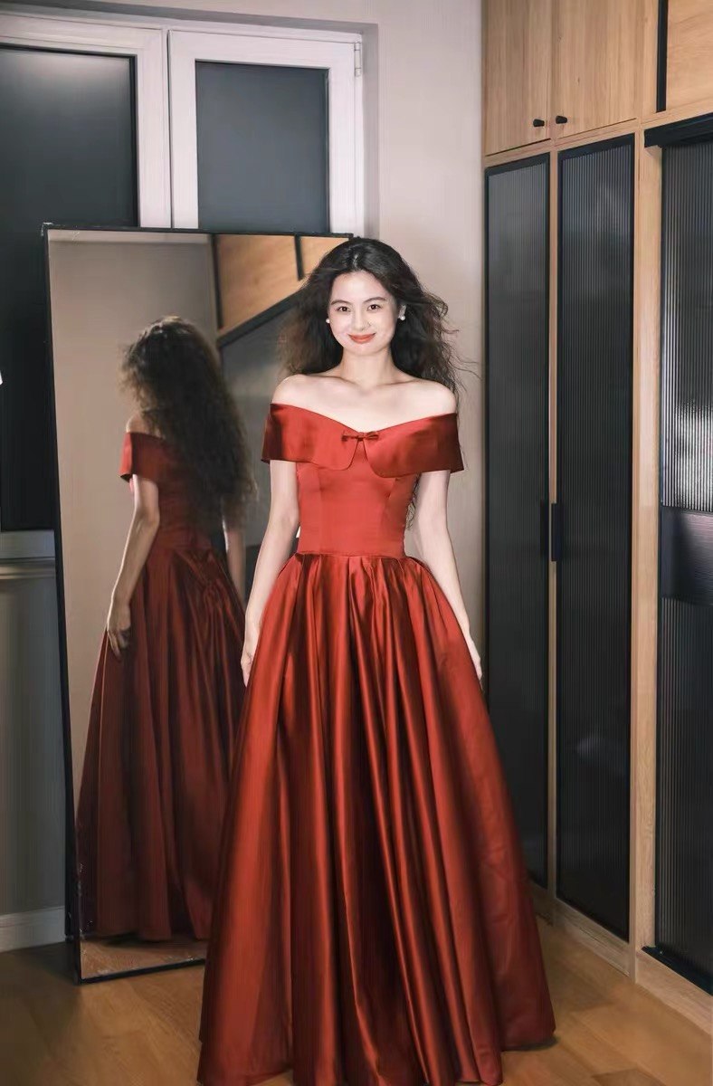 Red evening gown for party R4070