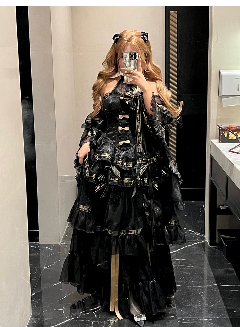 ( Pre Order ) Obsidian evening dress by Diamond Honey