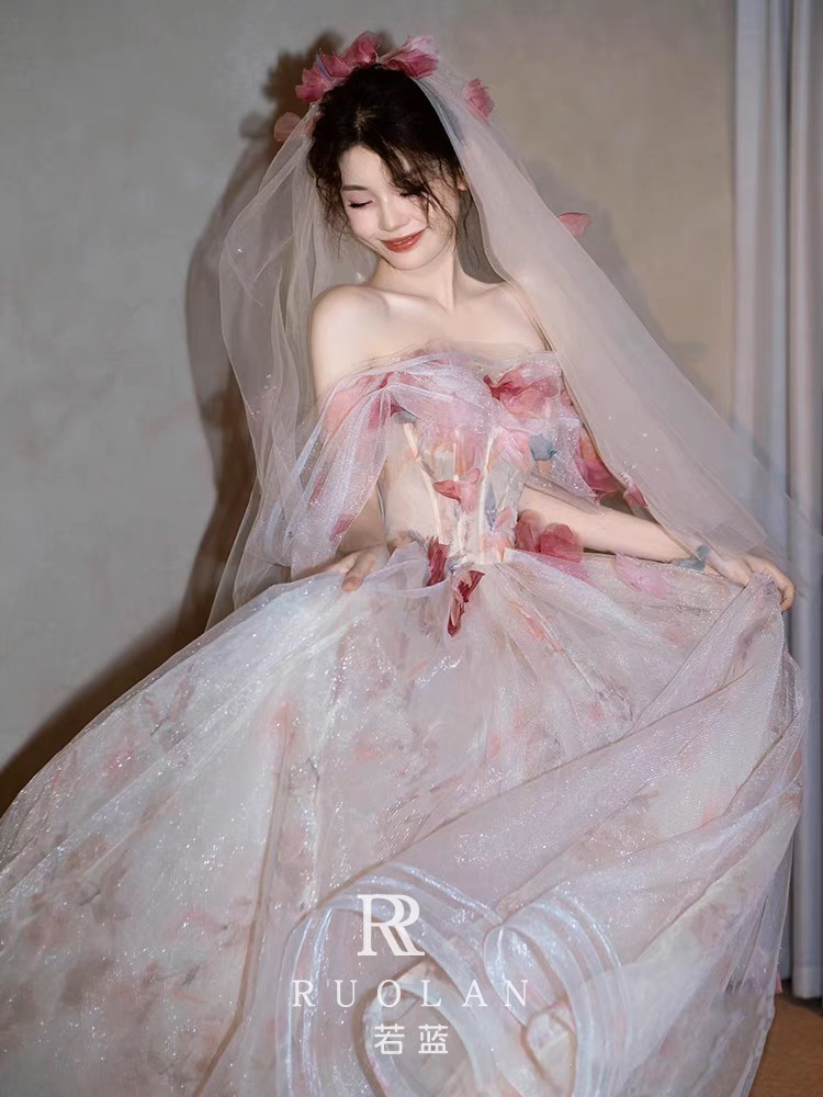 Petal party dress P400