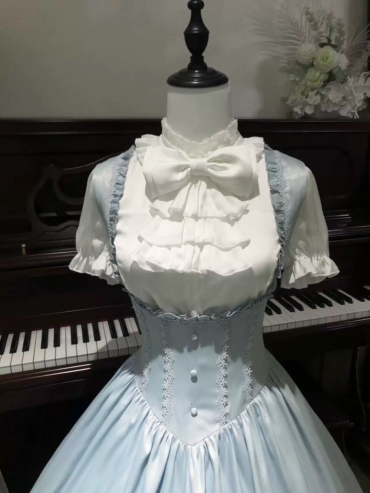 ( Pre Order ) Miss Winter by Alice In Wonderland