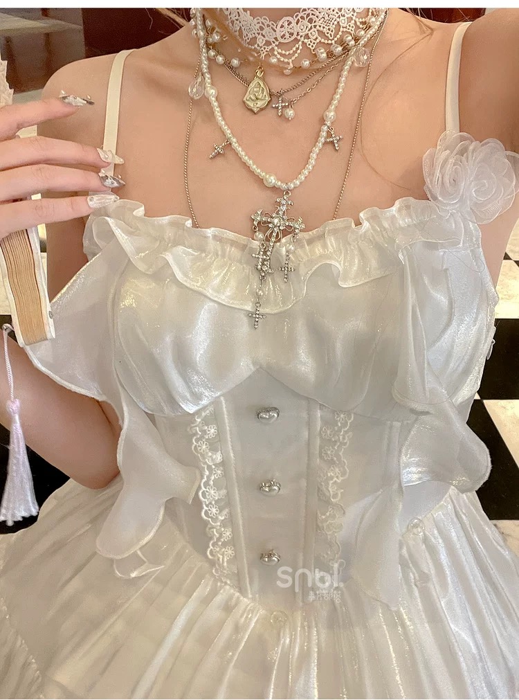 Mori Girl style women's dress has a gentle design, iridescent material, and a thick removable skirt.