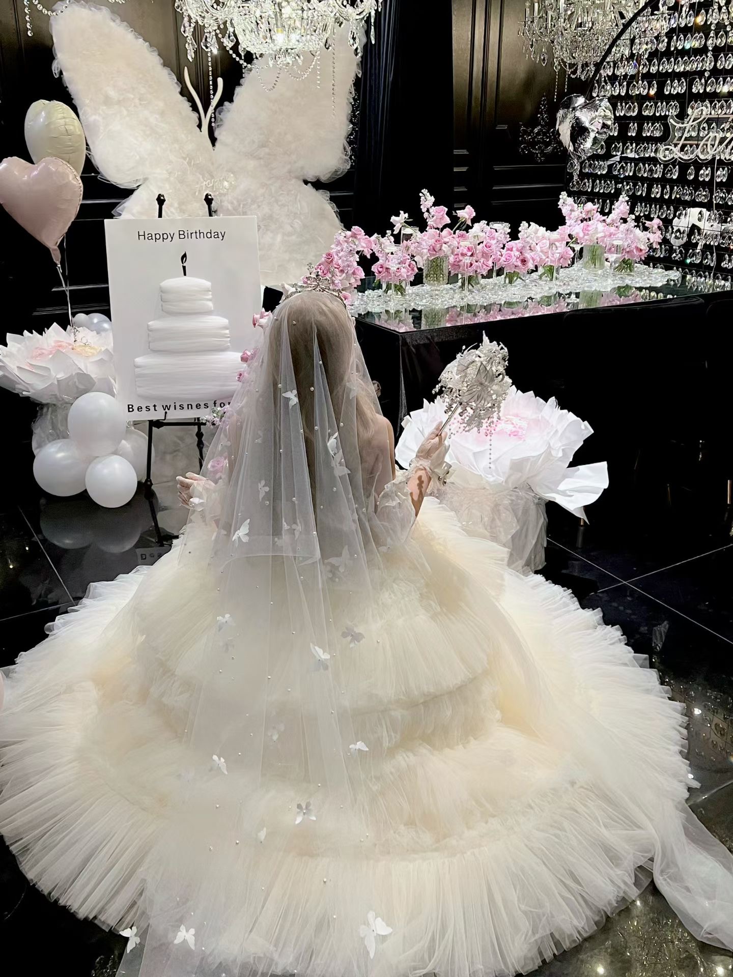 ( Pre Order ) 𝖳𝗁𝖾 𝖫𝗈𝗏𝖾 𝗈𝖿 𝖺 𝖬𝖺𝗂𝖽𝖾𝗇 𝖻𝗒 𝖣𝗂𝖺𝗆𝗈𝗇𝖽 𝖧𝗈𝗇𝖾𝗒