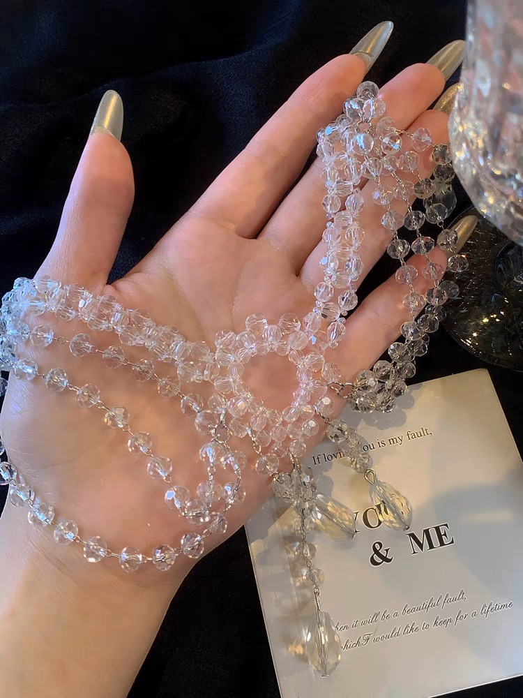 Sparkling beaded necklace A60