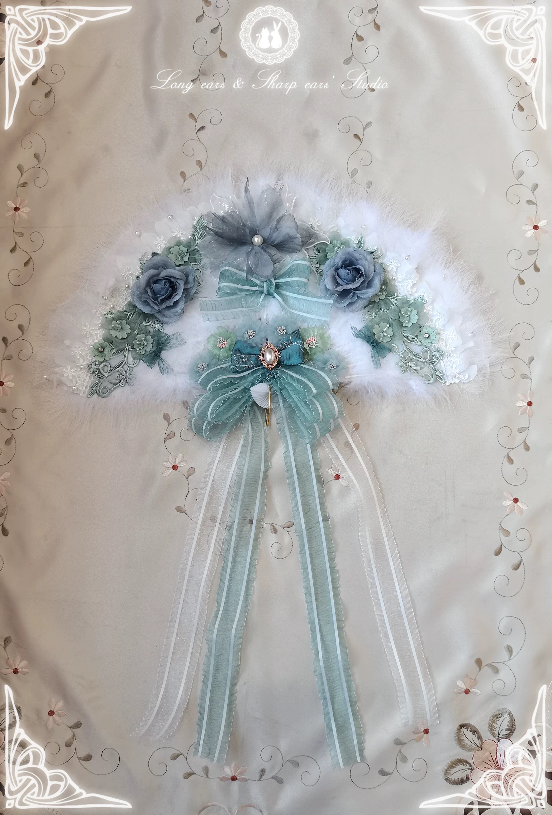 When dreams meet stars and flowers – Human figure illustration by Long Ears And Sharp Ears’ Studio