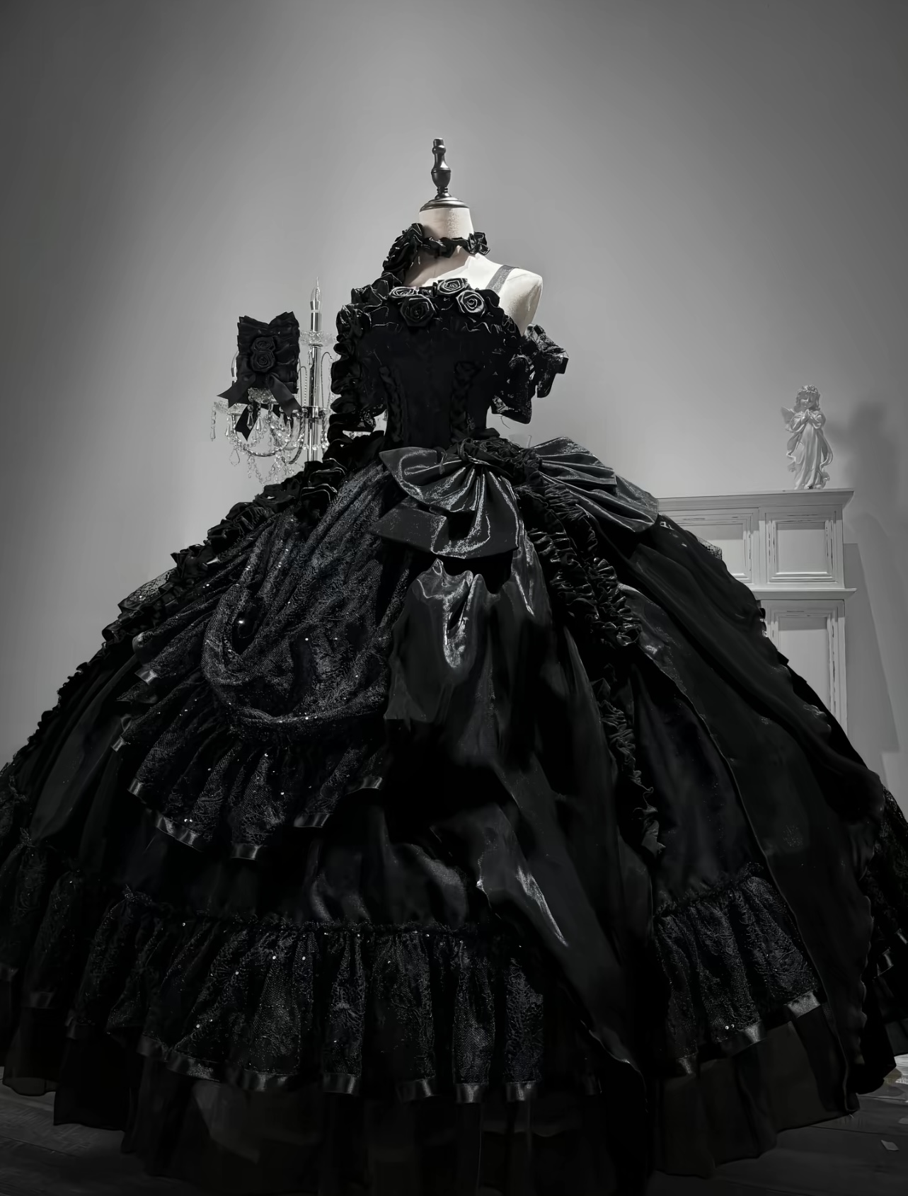 ( Pre Order) Nightingale Museum by Silent Manor ( Black Version )