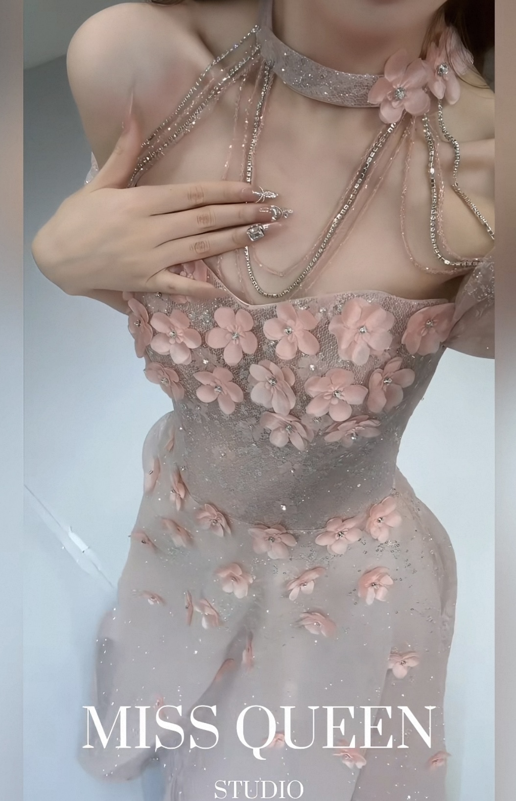 Elegant evening dresses, delicate and gentle wedding dresses, belonging to the high-end luxury segment MQ90