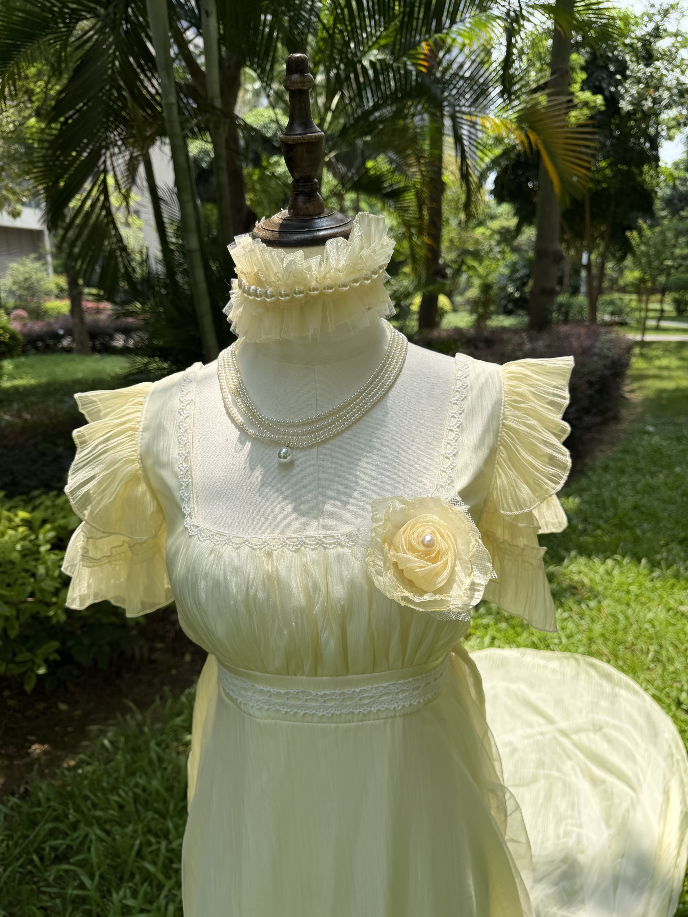 ( Pre Order ) Royal dress by Suíyì