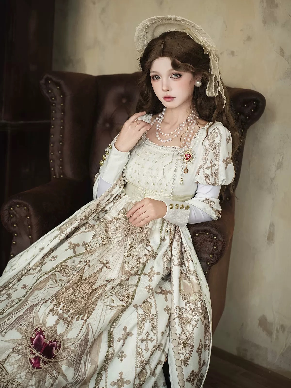 The Lolita Retro Court Elegant OP Dress Set is inspired by the “Unknown Starry Sky Original Sacred Coronation” collection.