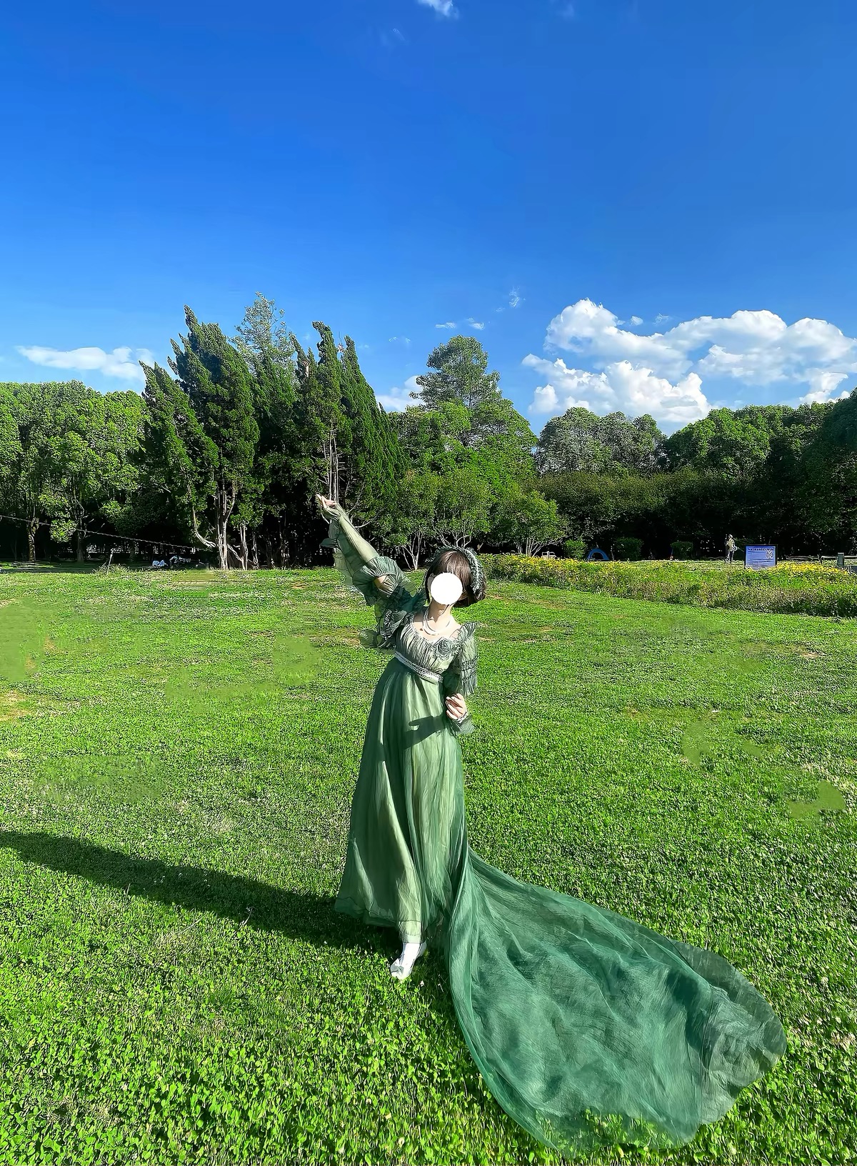 ( Pre Order ) Royal dress by Suíyì