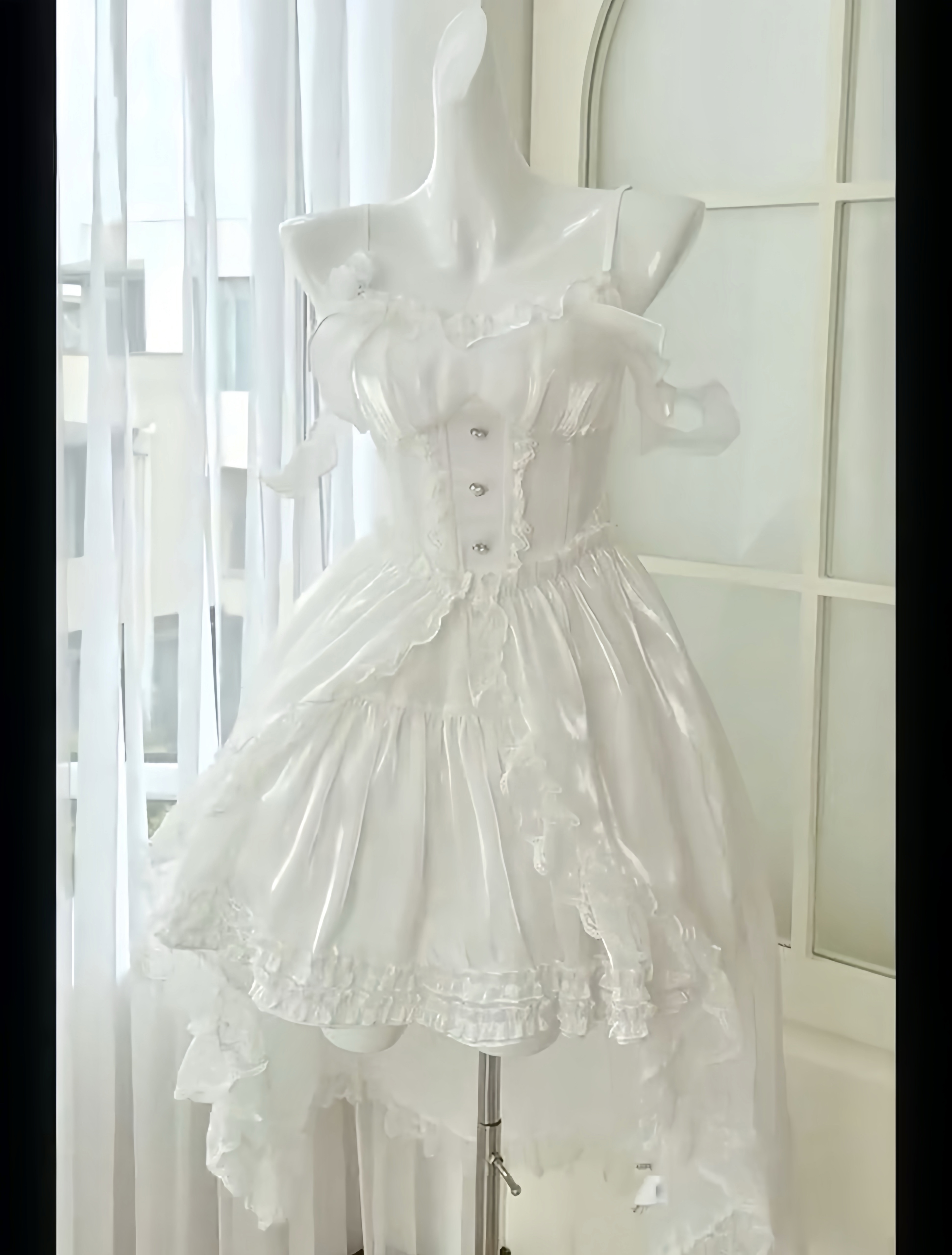 Mori Girl style women's dress has a gentle design, iridescent material, and a thick removable skirt.