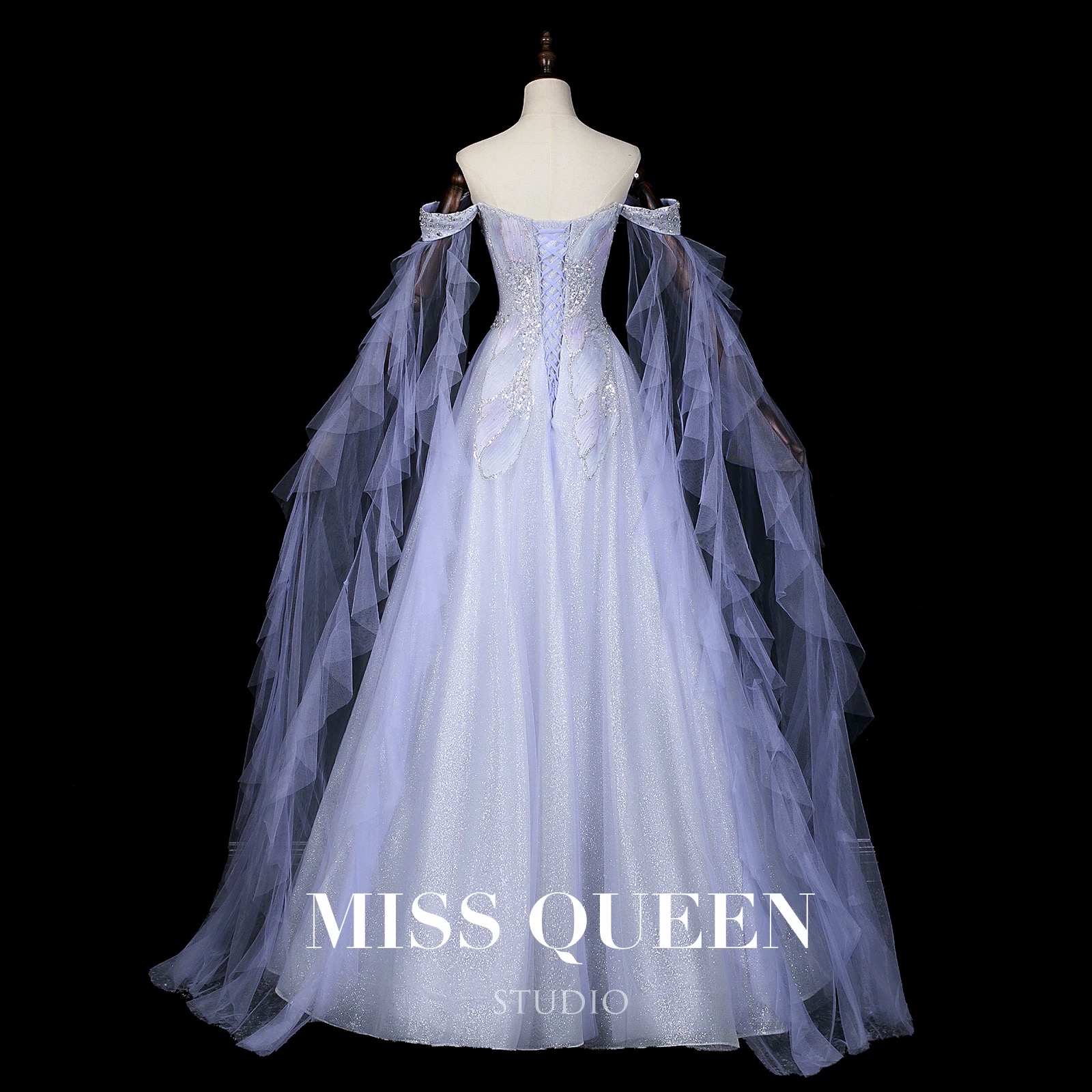 Elegant evening dresses, delicate and gentle wedding dresses, belonging to the high-end luxury segment MQ10