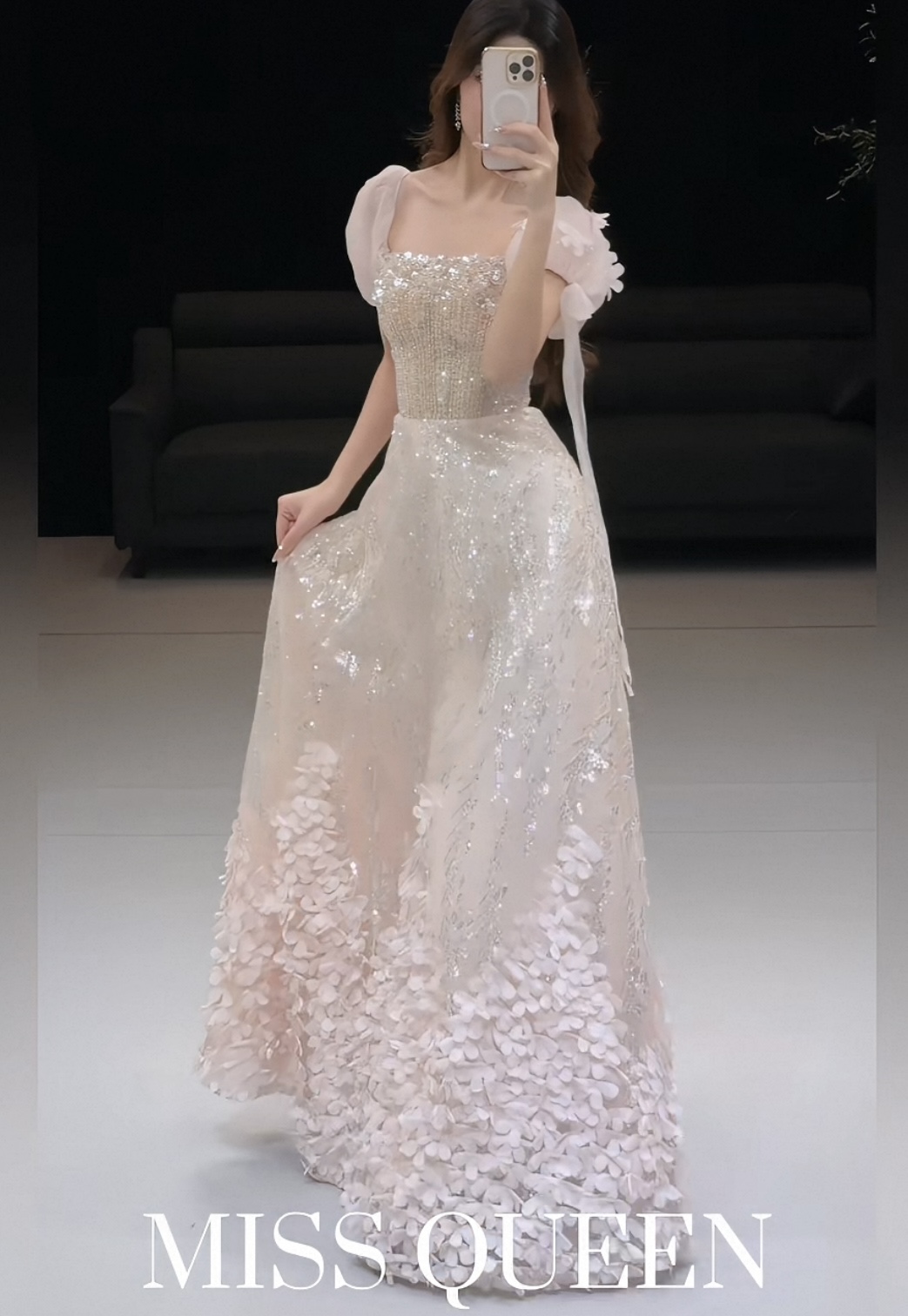 Elegant evening dresses, delicate and gentle wedding dresses, belonging to the high-end luxury segment MQ100