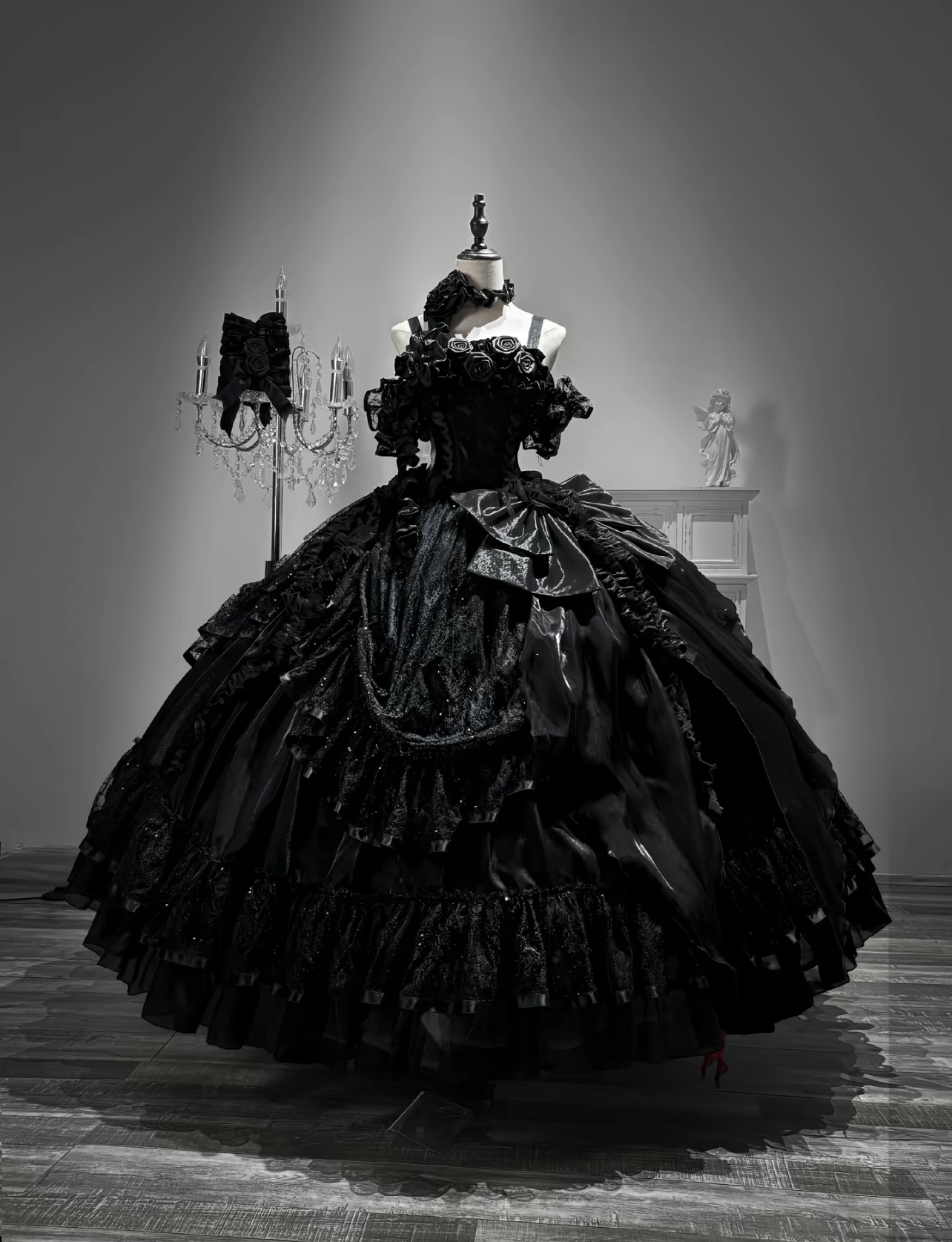 ( Pre Order) Nightingale Museum by Silent Manor ( Black Version )