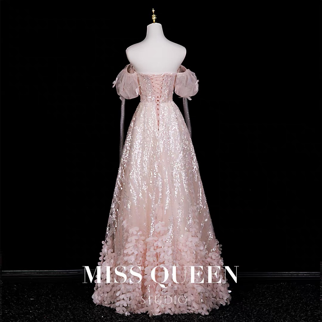 Elegant evening dresses, delicate and gentle wedding dresses, belonging to the high-end luxury segment MQ100