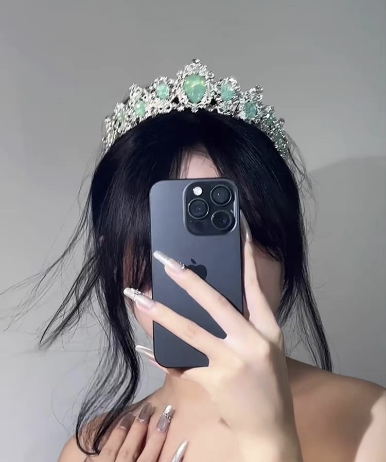 Tiara030