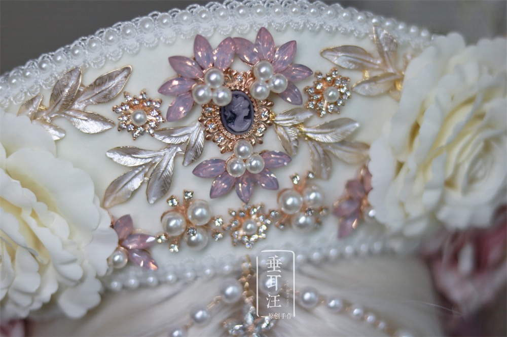Lolita head crown X Misaligned ear shells