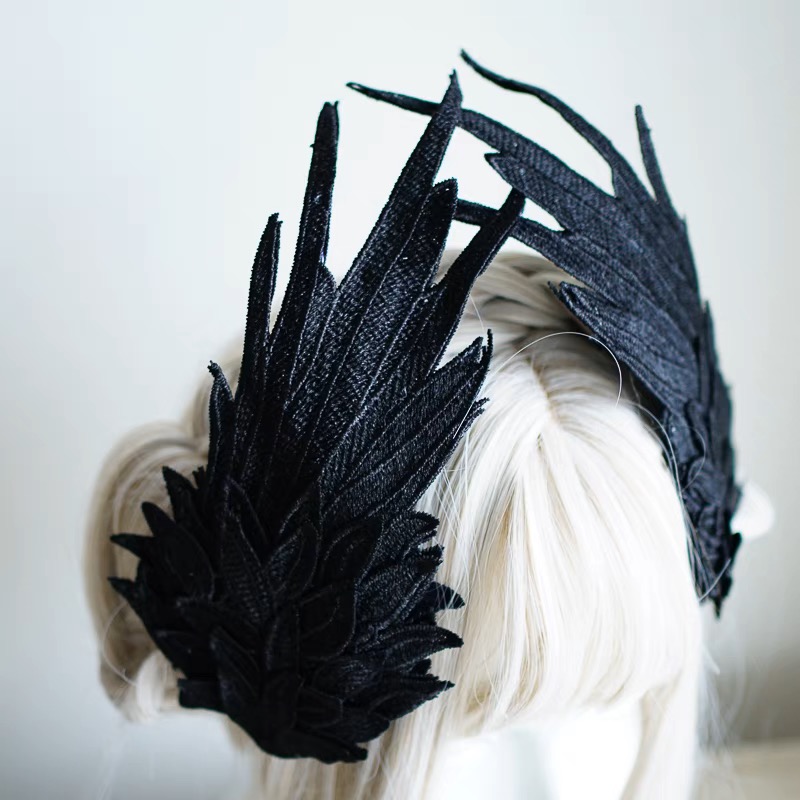 Swan feathers A10