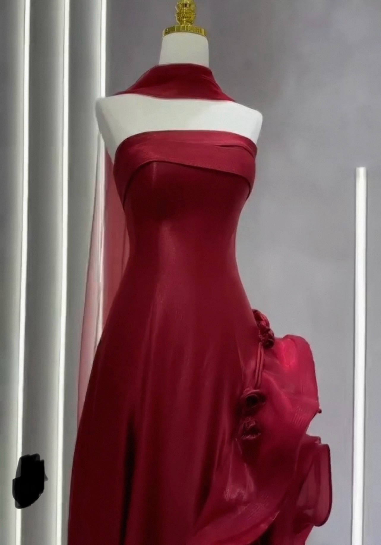 Red evening gown for party R4030