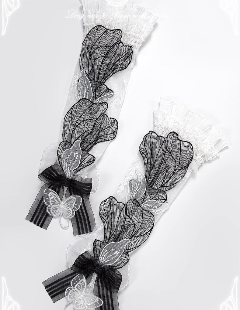 When dreams meet stars and flowers – Human figure illustration by Long Ears And Sharp Ears’ Studio