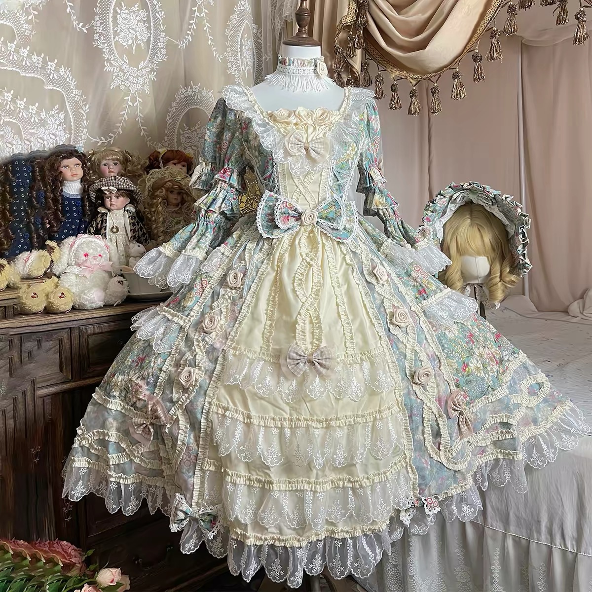 Rococo Florist by Daily Cherry