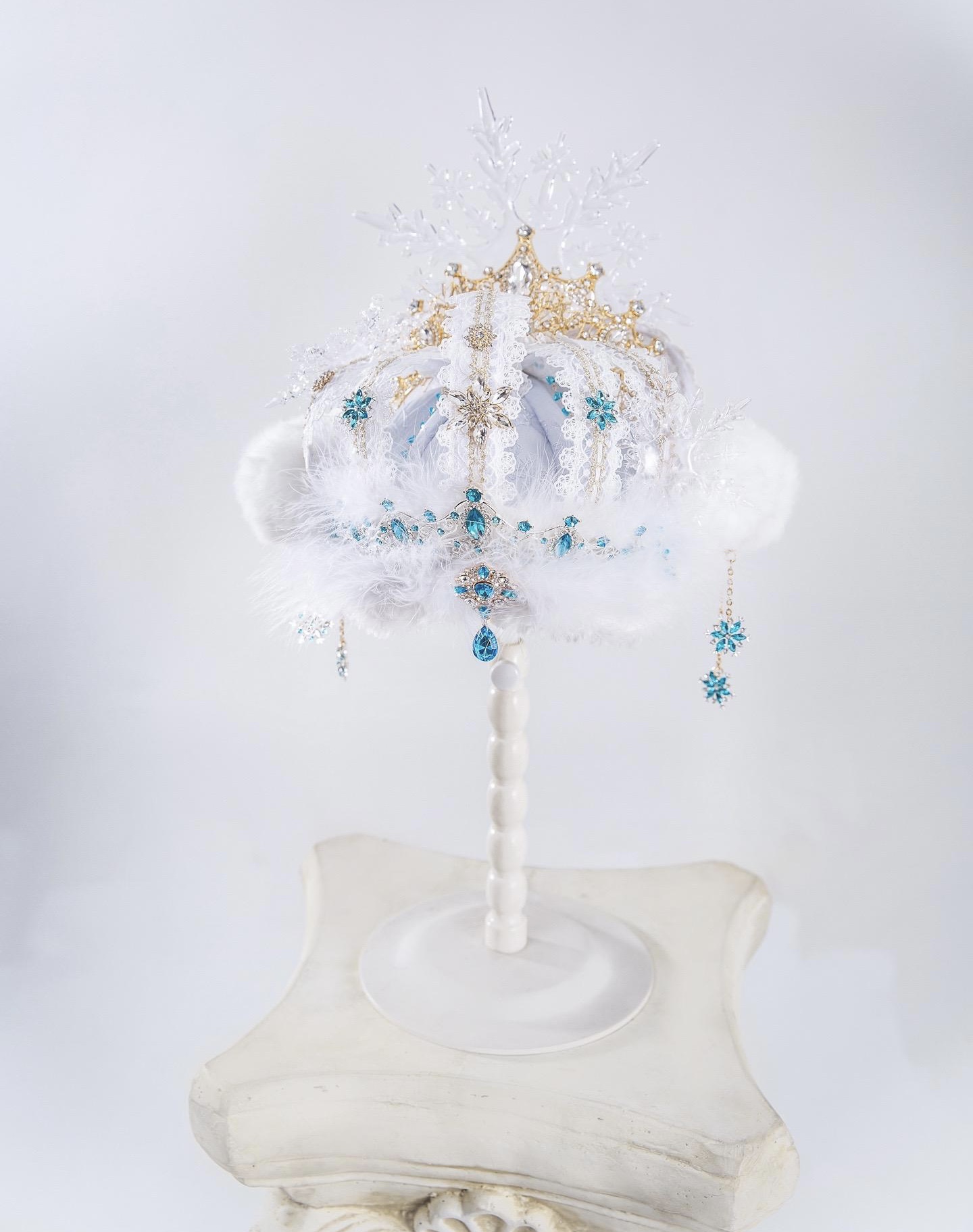 ( Stop Selling ) The Throne of Snow X Bramble Rose