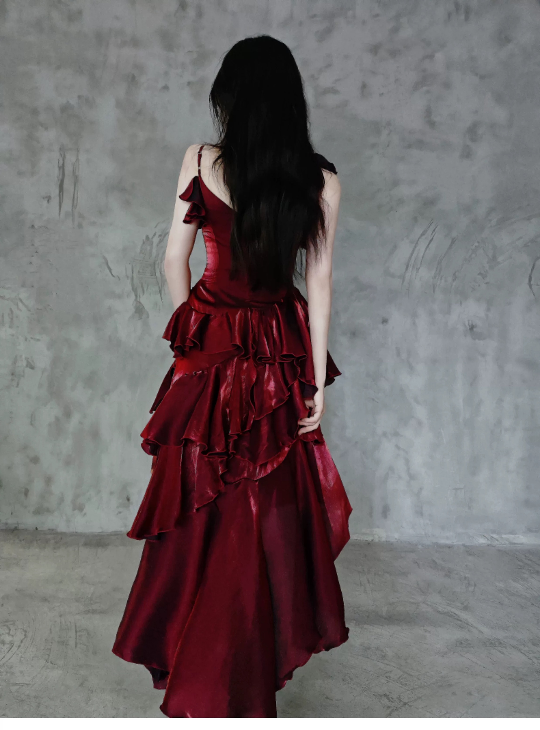 Light white nightgown with irregular pleats, moonlight style by Human Ephemera EasCandy