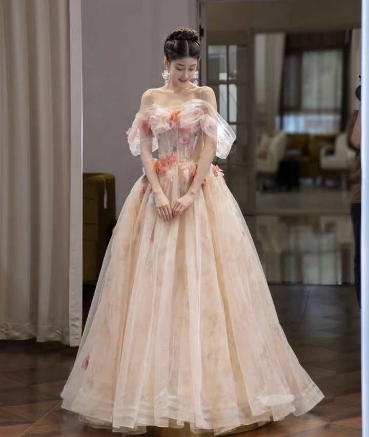Petal party dress P400