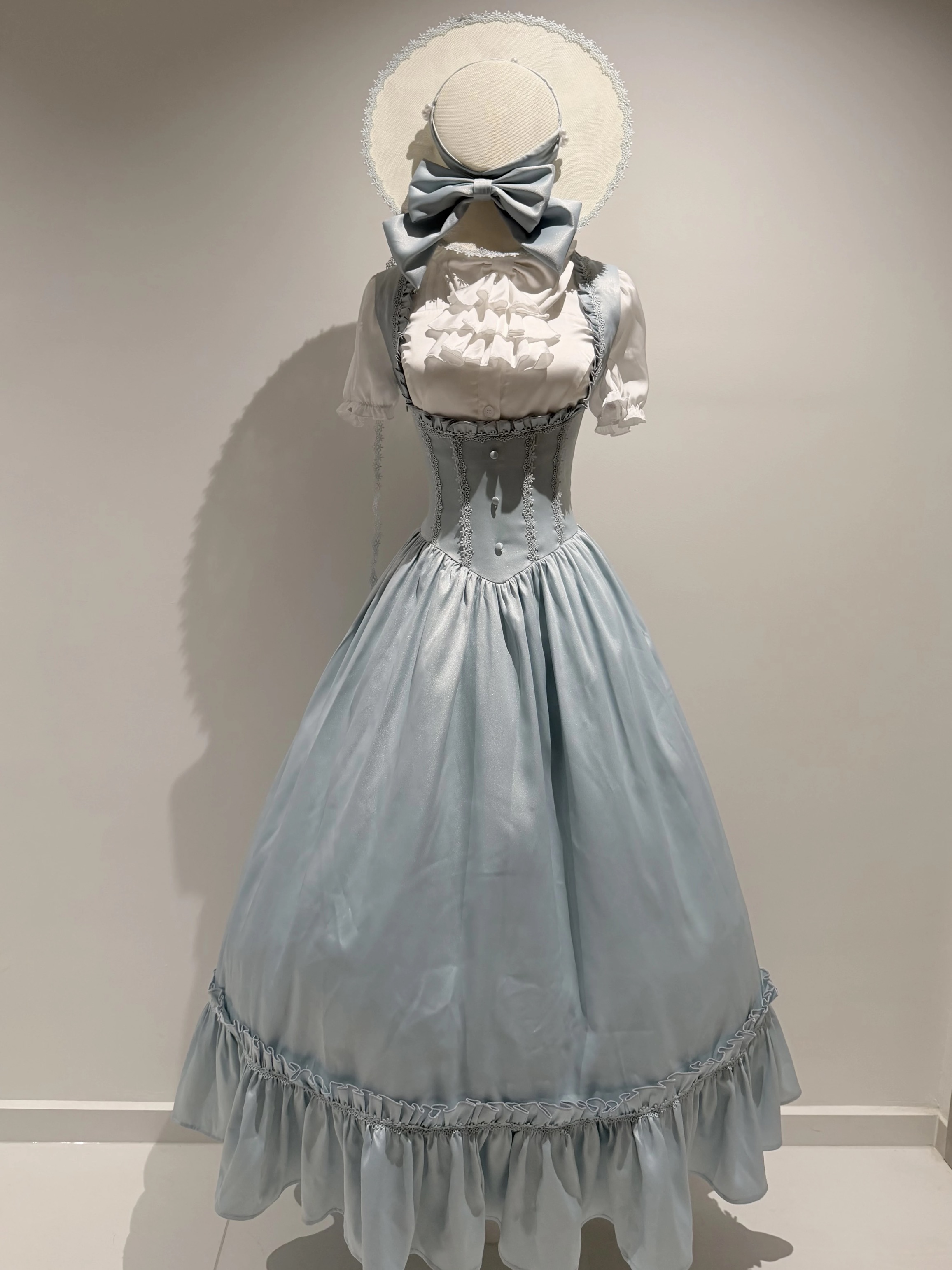 ( Pre Order ) Miss Winter by Alice In Wonderland